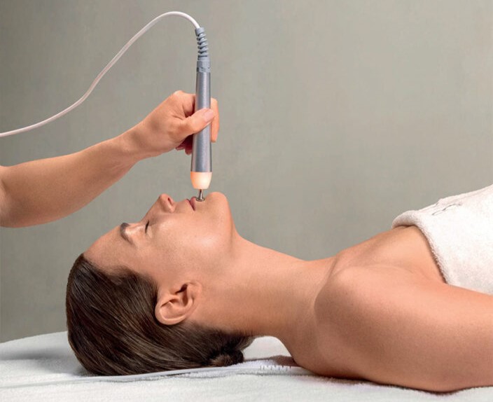 Babor Radiofrequenz SkinFirmor RF Behandlung im Gesichtsbereich